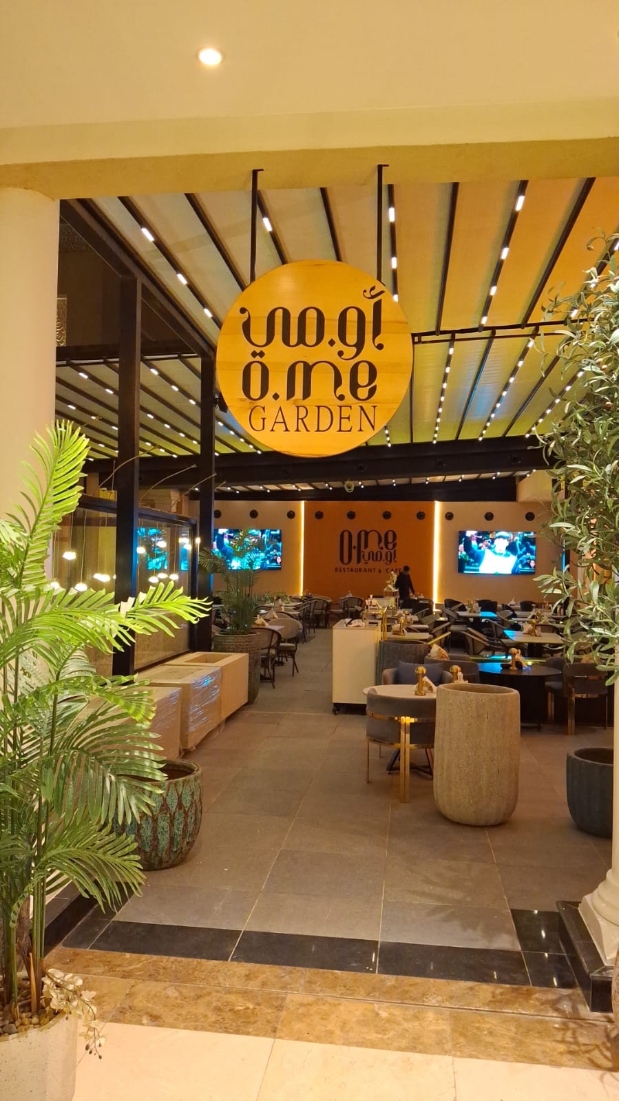 اللوحات الإرشادية الداخلية والخارجية